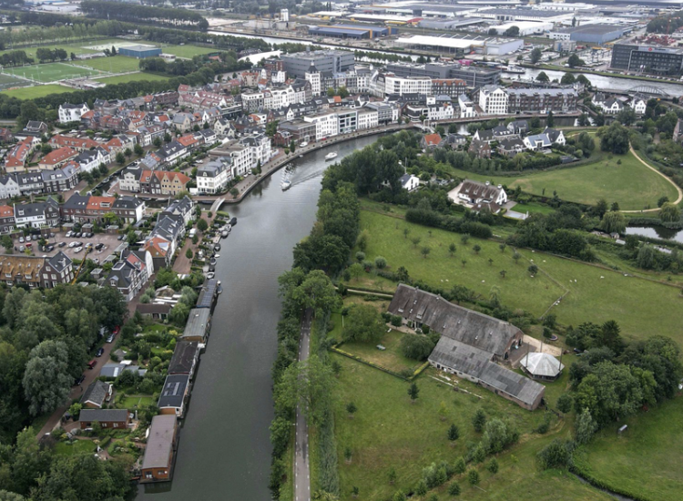Opbuuren bij Maarssen, foto Gerhard Hof